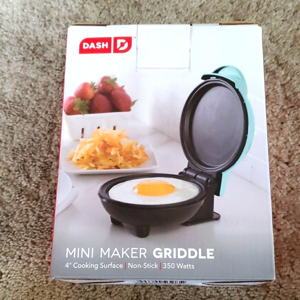 NWT Mini 4" Griddle Maker